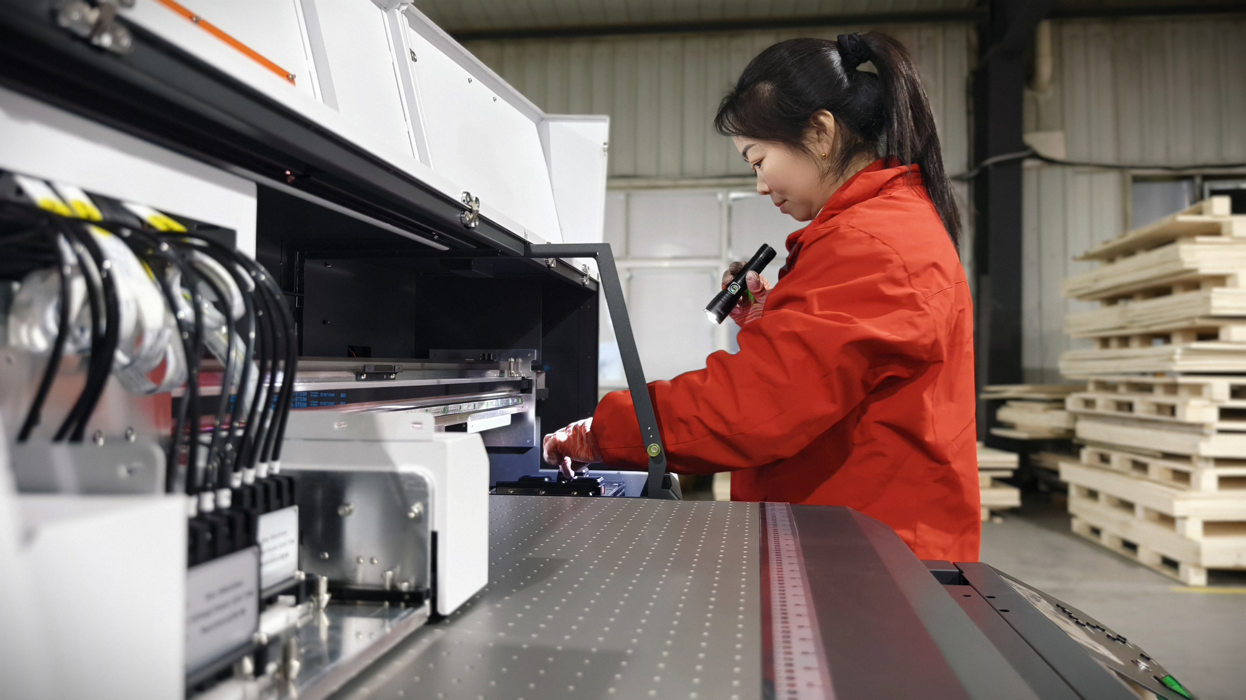 As a direct manufacturer of printing equipment, we manage the full production chain. 3